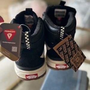 Vans Boots Ultrarange brand new
Black & Marshmellow